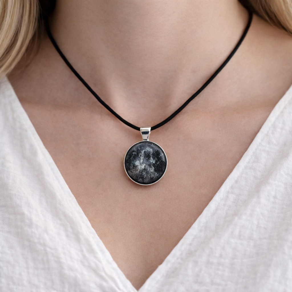 Starry Night Pendant Card – Peace • Wonder • Reflection